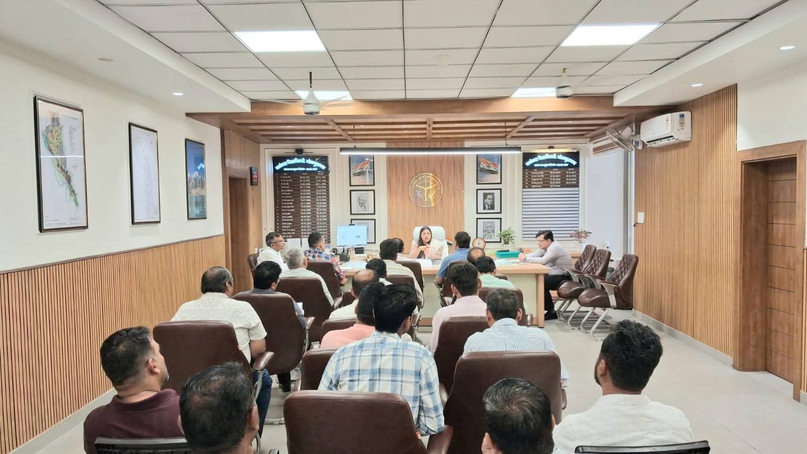 *नोएडा इंटरनेशनल एयरपोर्ट के विस्तारीकरण से प्रभावित कृषकों के प्रतिकर वितरण हेतु जिलाधिकारी की अध्यक्षता में बैठक हुई संपन्न*