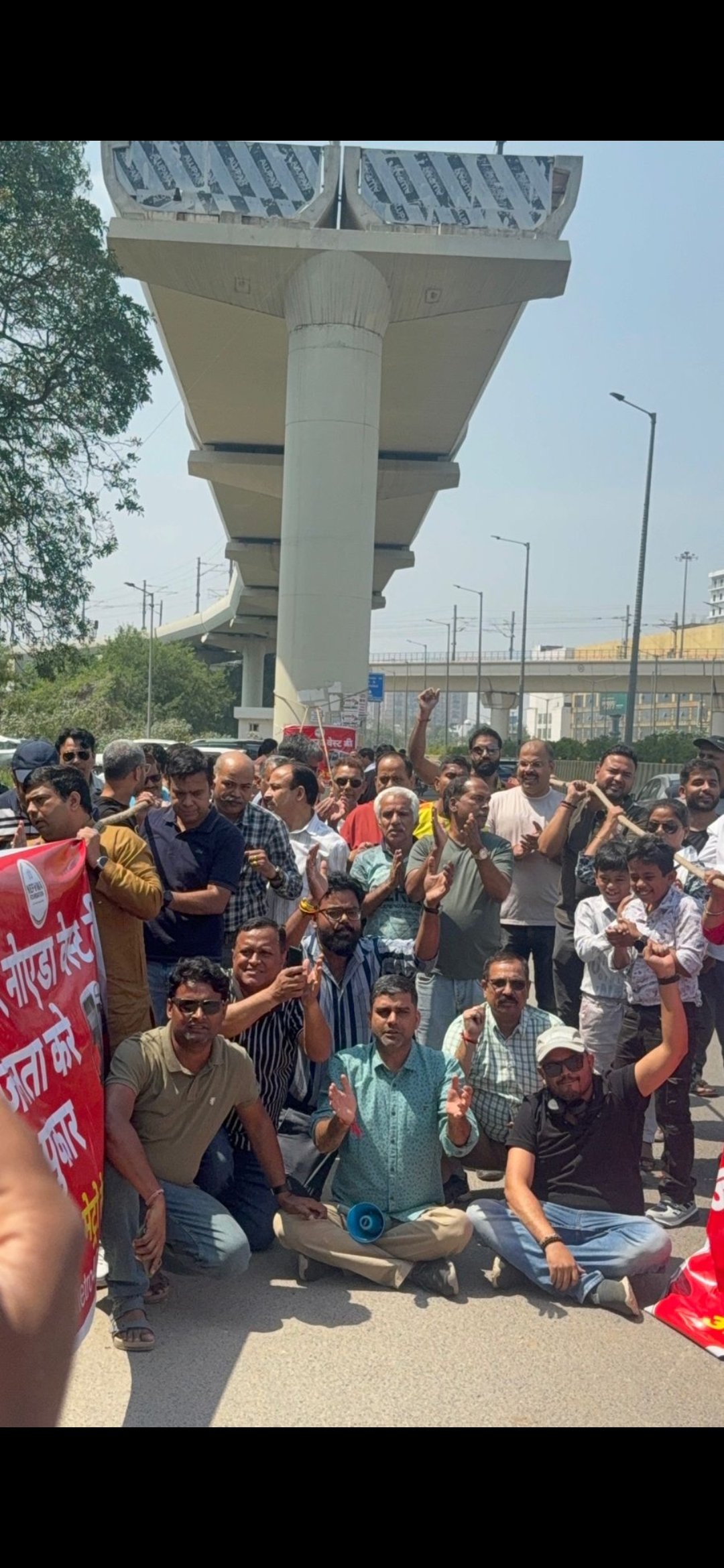 नेफोवा द्वारा मेट्रो डीपीआर निरस्त होने के विरोध मे निवासियो ने किया विरोध प्रदर्शन……