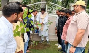 विश्व पर्यावरण दिवस पर विधायक ने कराया कासना मंडल में पौधारोपण अभियान शुरू।